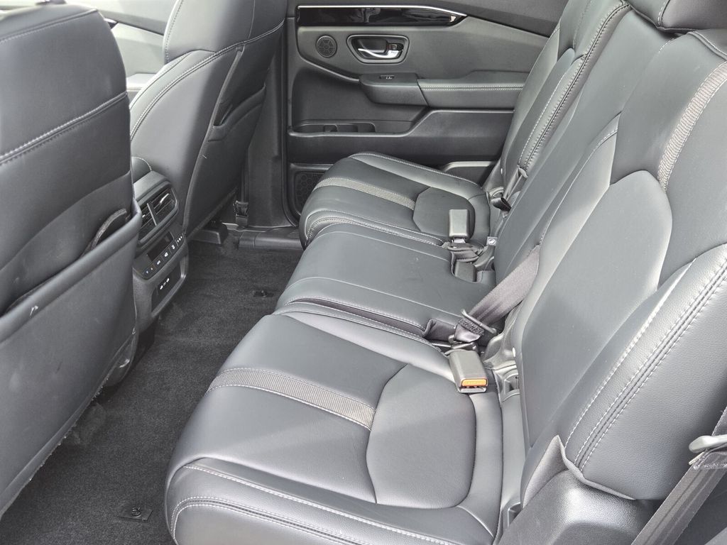 2025 Honda Pilot Touring+ - Photo 11