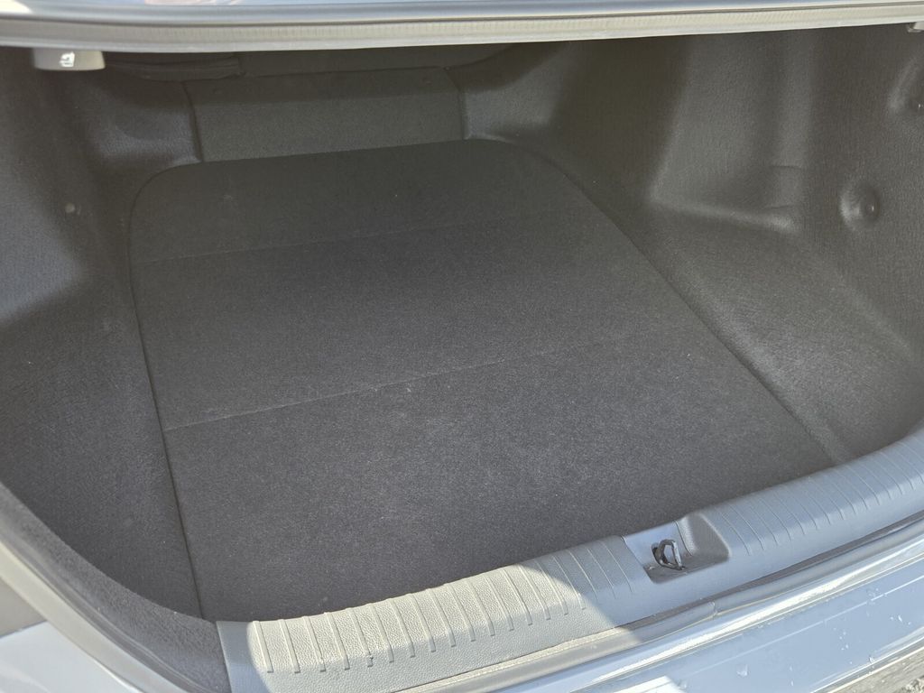 2025 Honda Accord Hybrid EX-L - Photo 13