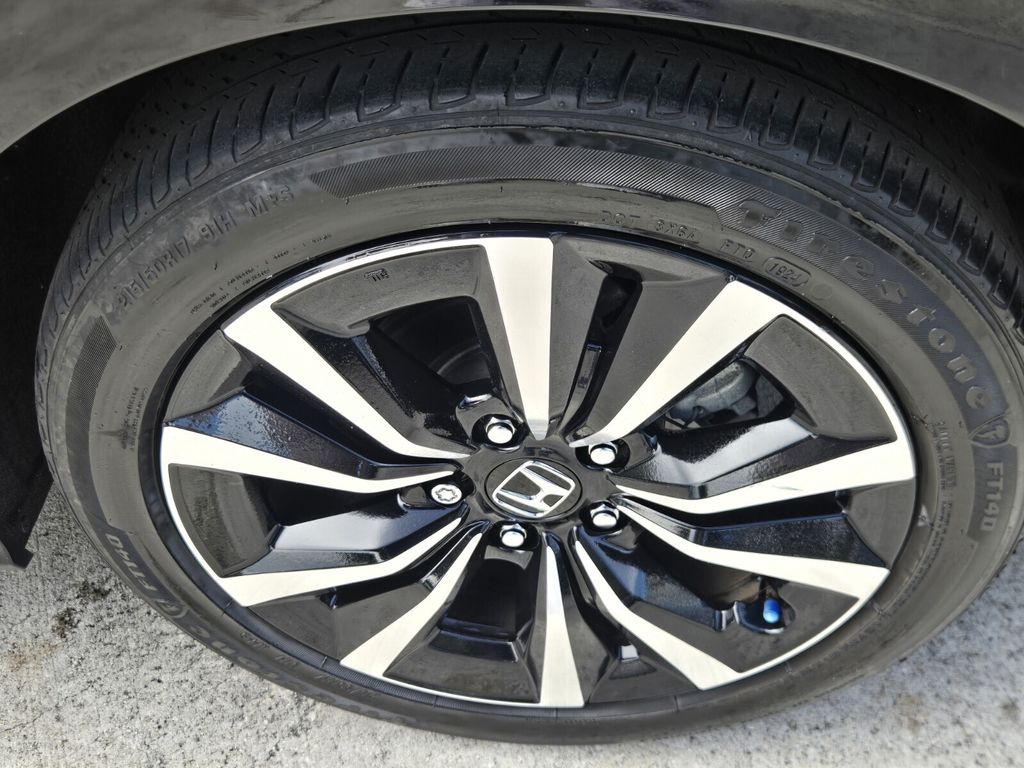 2024 Honda Civic EX - Photo 10