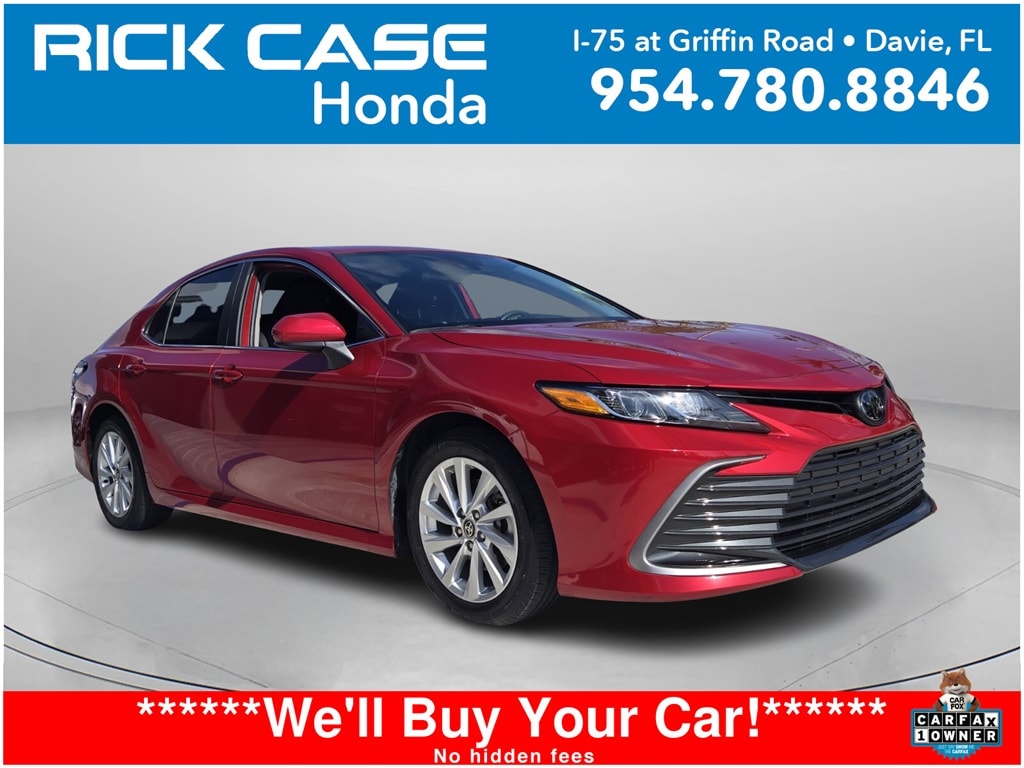 2023 Toyota Camry LE's photo