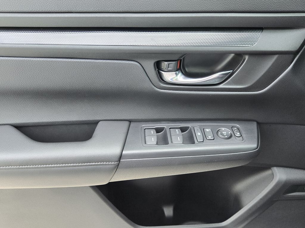 2025 Honda CR-V LX - Photo 25