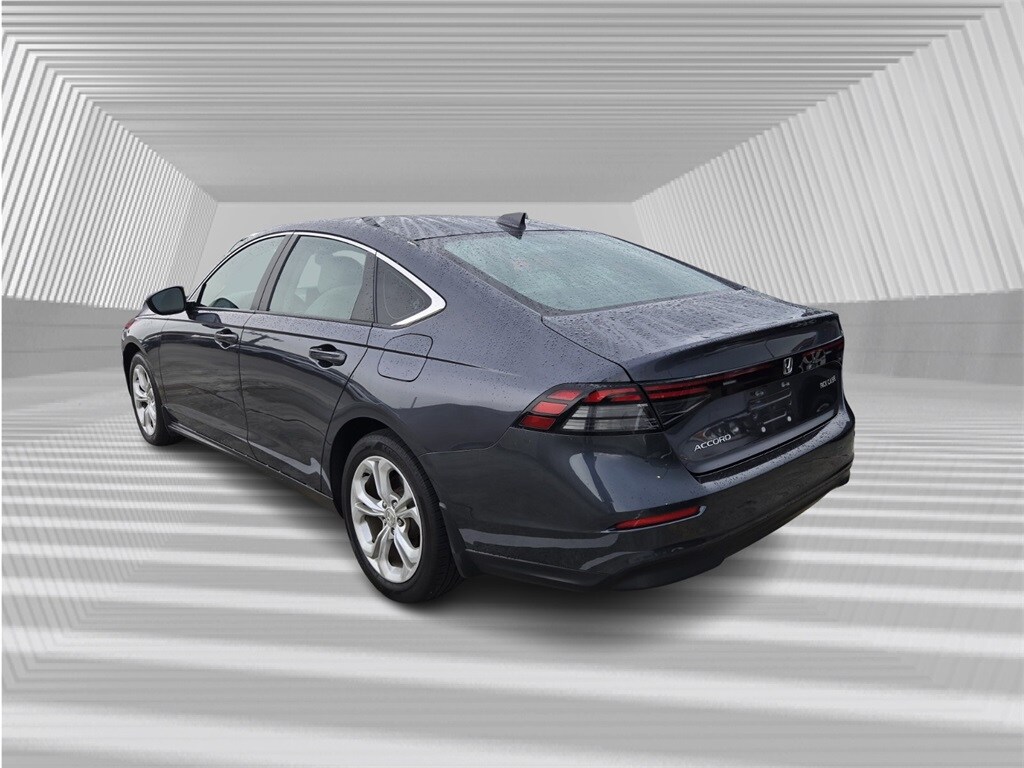 2023 Honda Accord LX photo 3