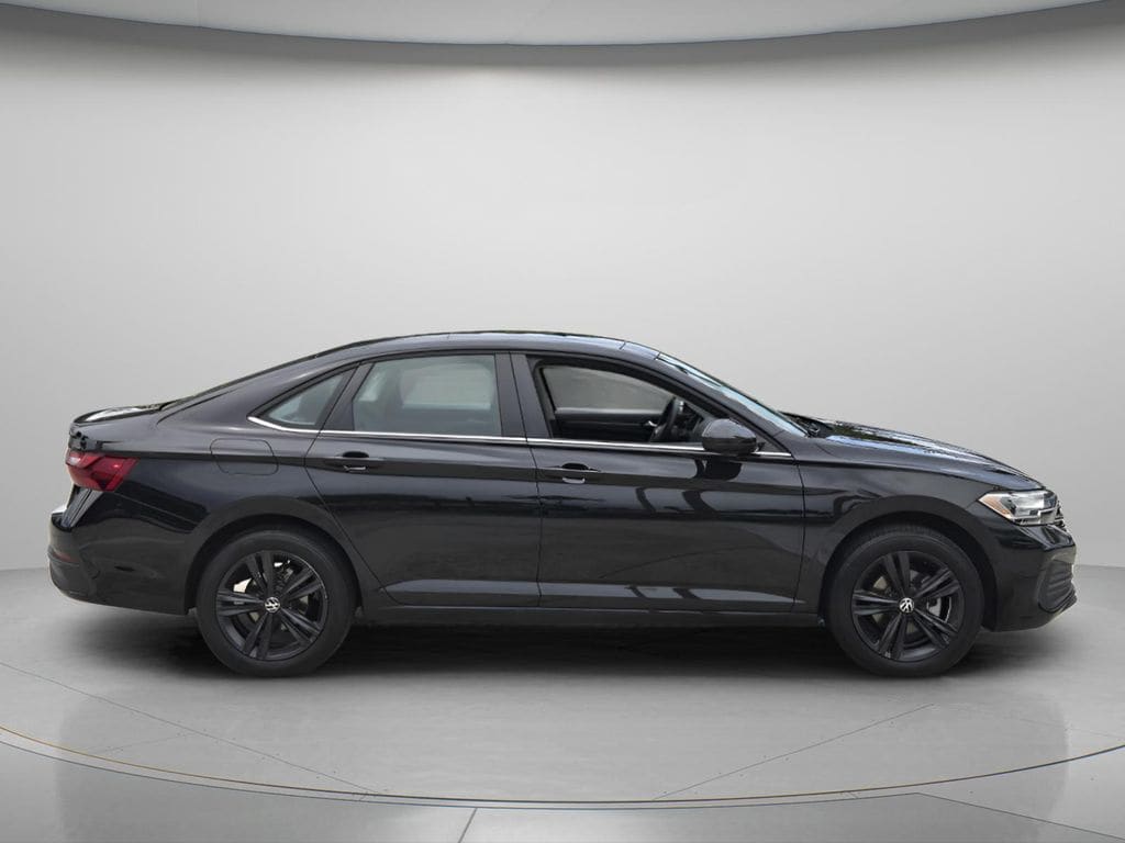 Used 2024 Volkswagen Jetta 1.5T SE Sedan
