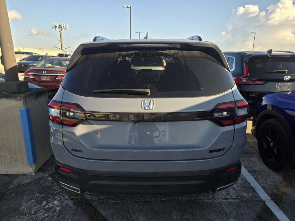 Used 2025 Honda Pilot Sport SUV