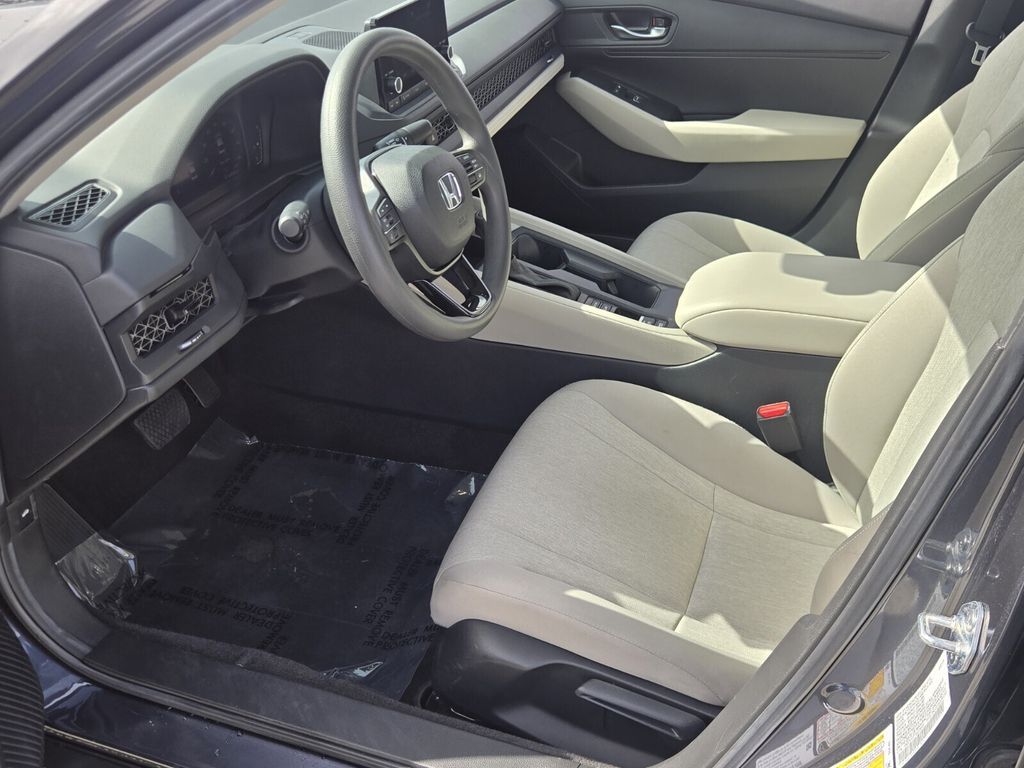 2025 Honda Accord LX - Photo 9