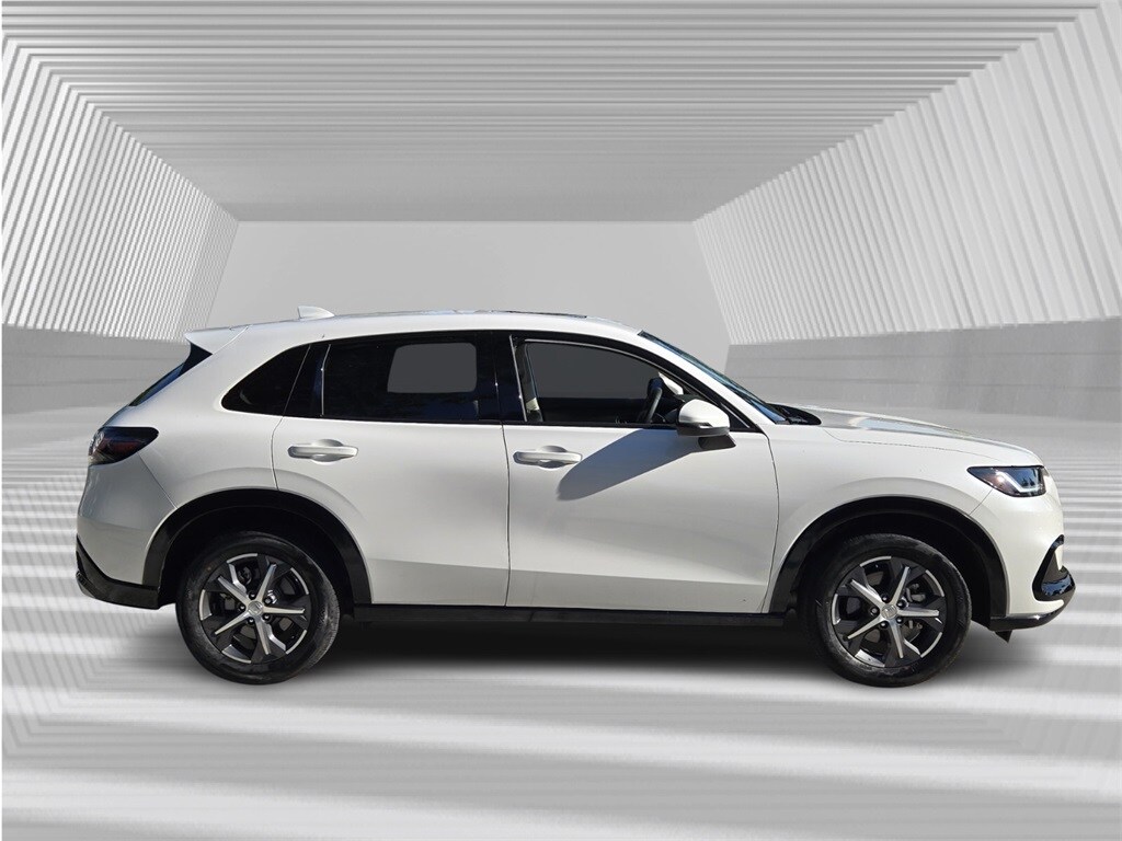 2025 Honda HR-V EX-L photo 2