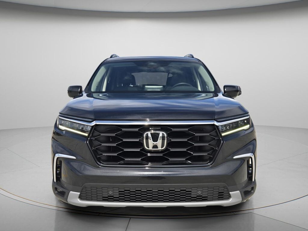 Certified 2025 Honda Pilot Touring SUV