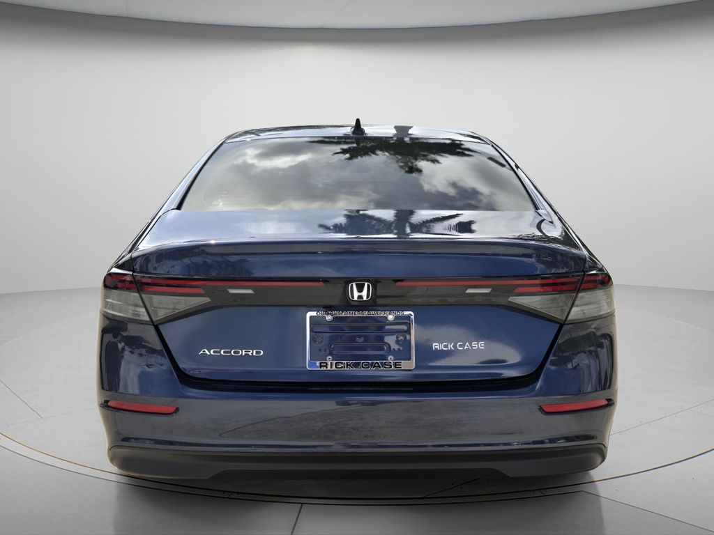 2025 Honda Accord SE - Photo 6