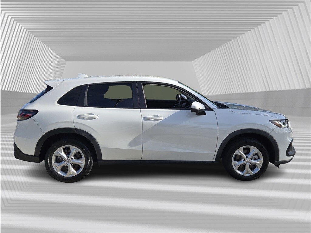 2023 Honda HR-V LX photo 2