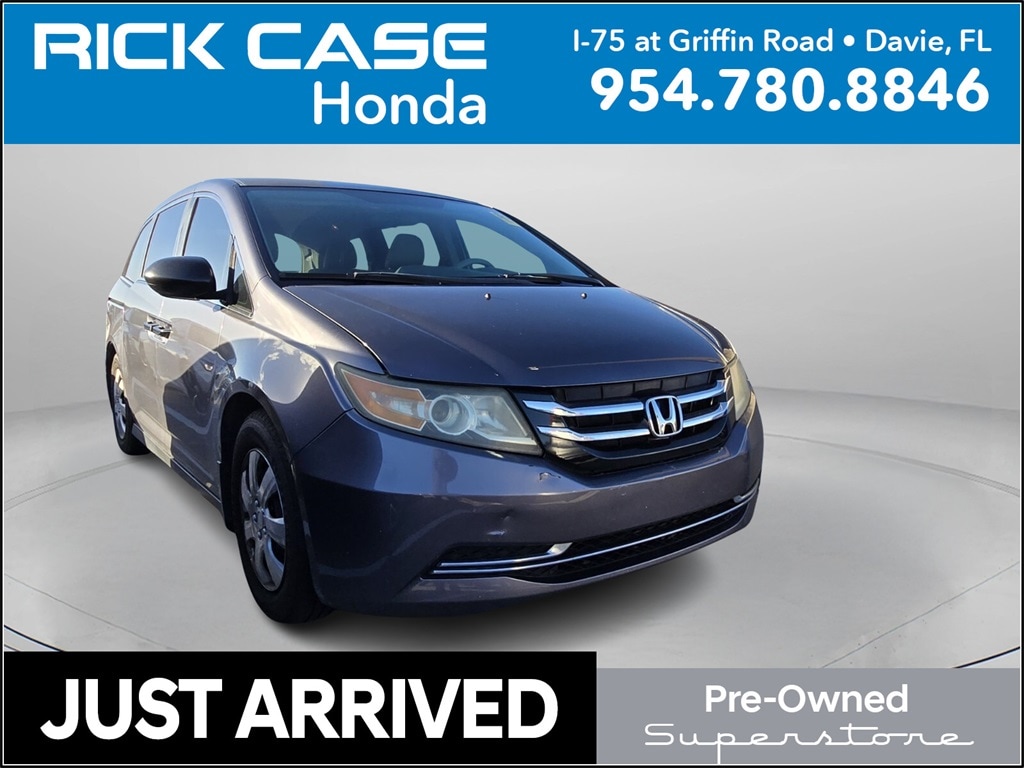 2015 Honda Odyssey LX's photo