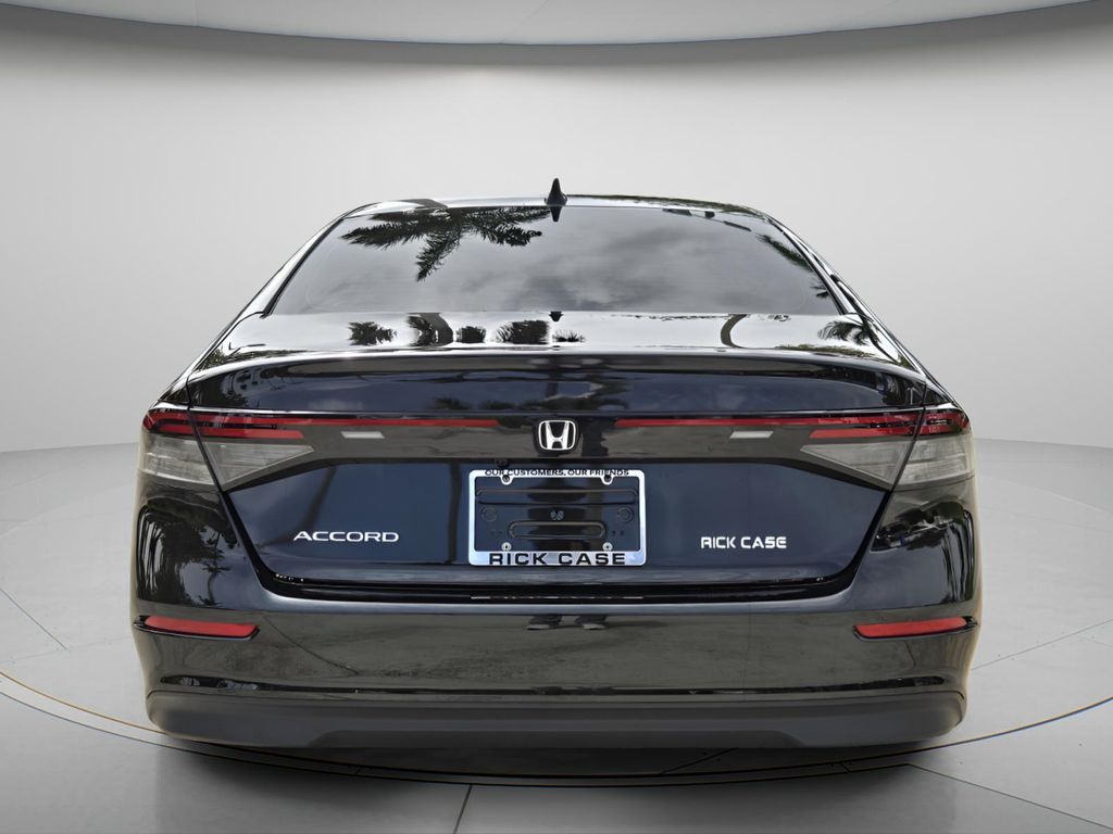 2025 Honda Accord SE - Photo 6