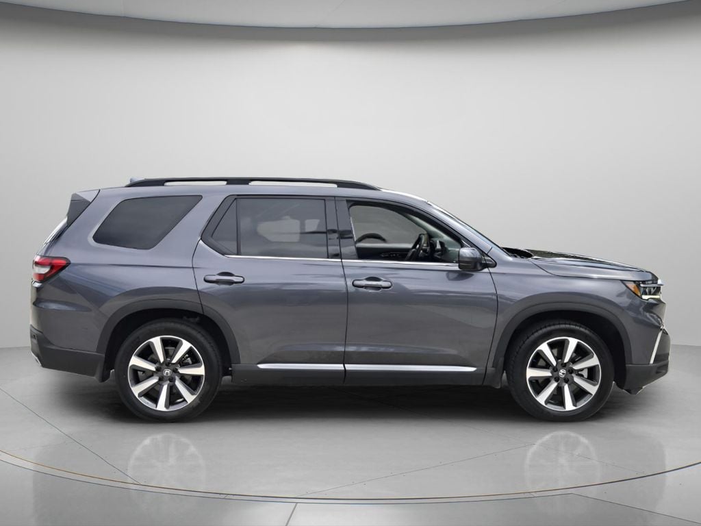 Used 2025 Honda Pilot Touring SUV