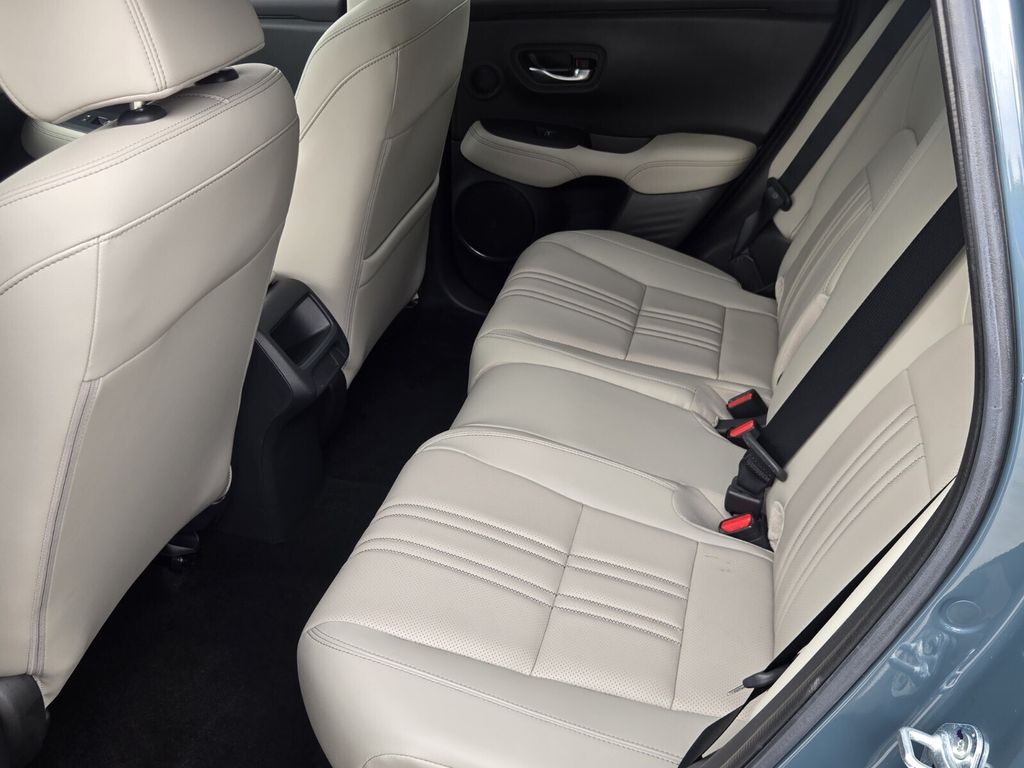 2025 Honda HR-V EX-L - Photo 11