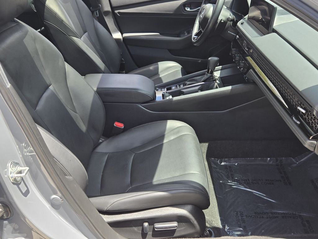 2025 Honda Accord Hybrid Sport-L - Photo 17