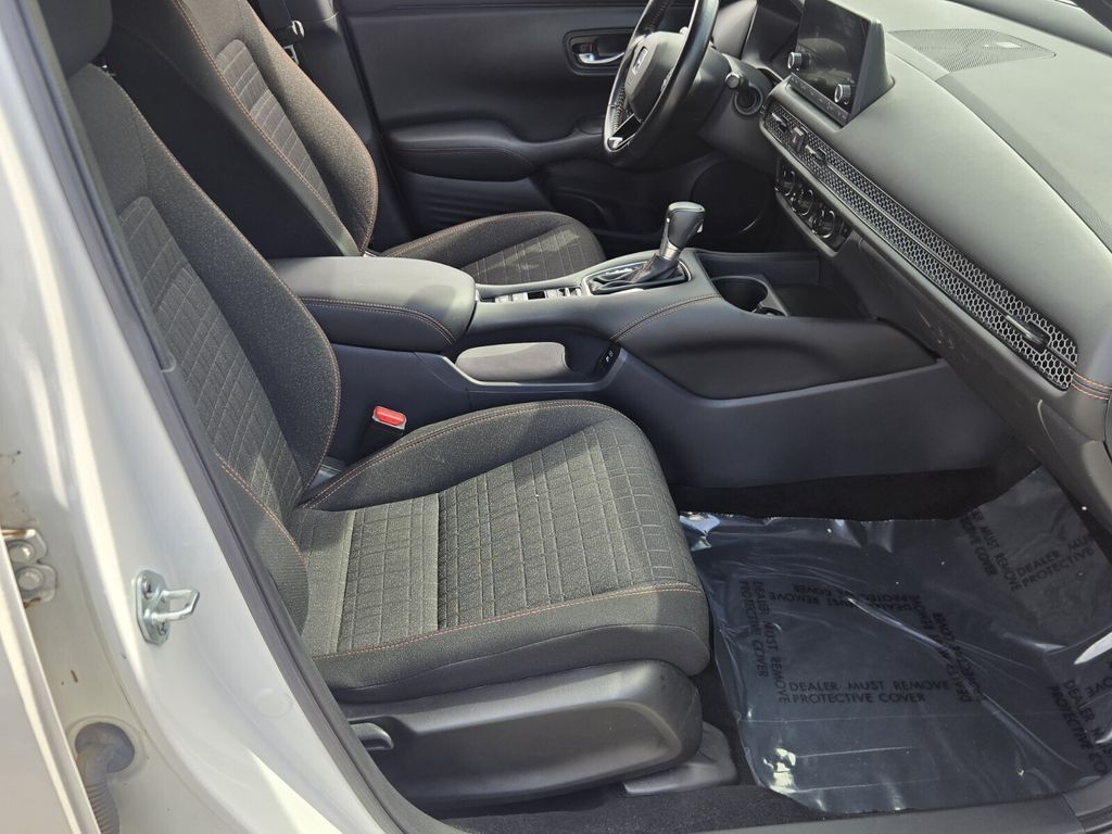 2025 Honda HR-V Sport - Photo 17