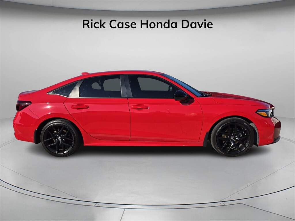 2025 Honda Civic Sport photo 2