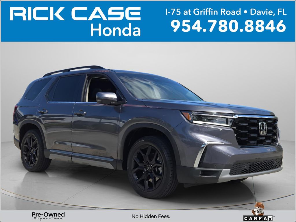 2025 Honda Pilot Touring 2WD's photo