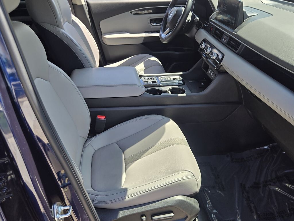 2025 Honda Pilot EX-L - Photo 17