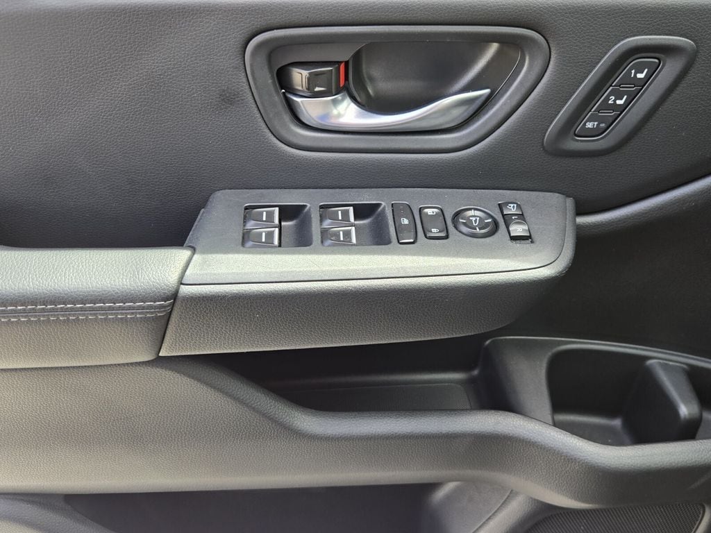 2025 Honda Pilot Elite - Photo 28