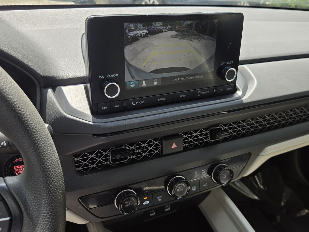 2025 Honda Accord LX - Photo 18