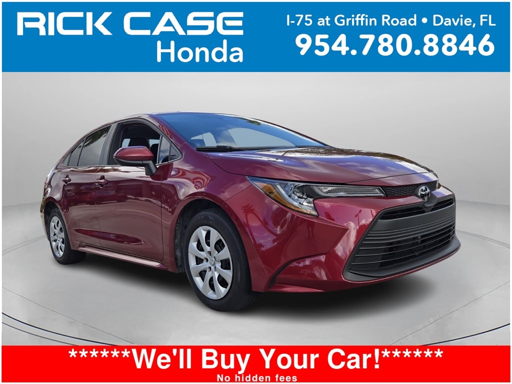 2024 Toyota Corolla LE's photo