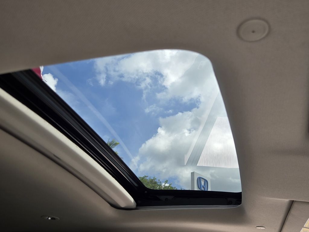 2025 Honda HR-V EX-L - Photo 17