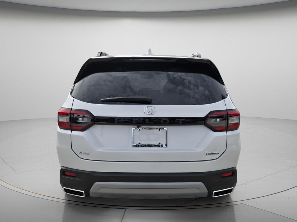 2025 Honda Pilot Touring+ - Photo 6