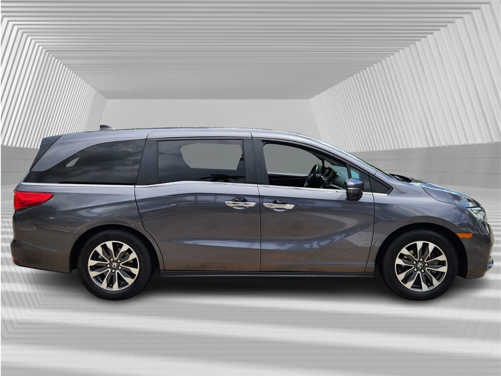 2024 Honda Odyssey EX-L photo 2