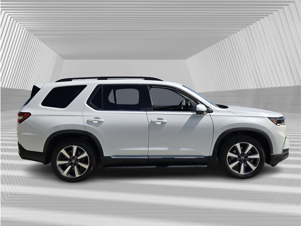 2023 Honda Pilot Elite photo 2
