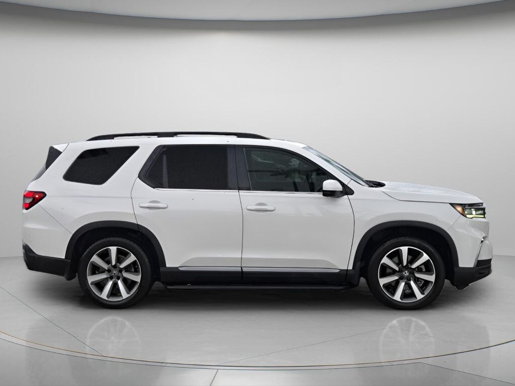 Certified 2025 Honda Pilot Touring SUV