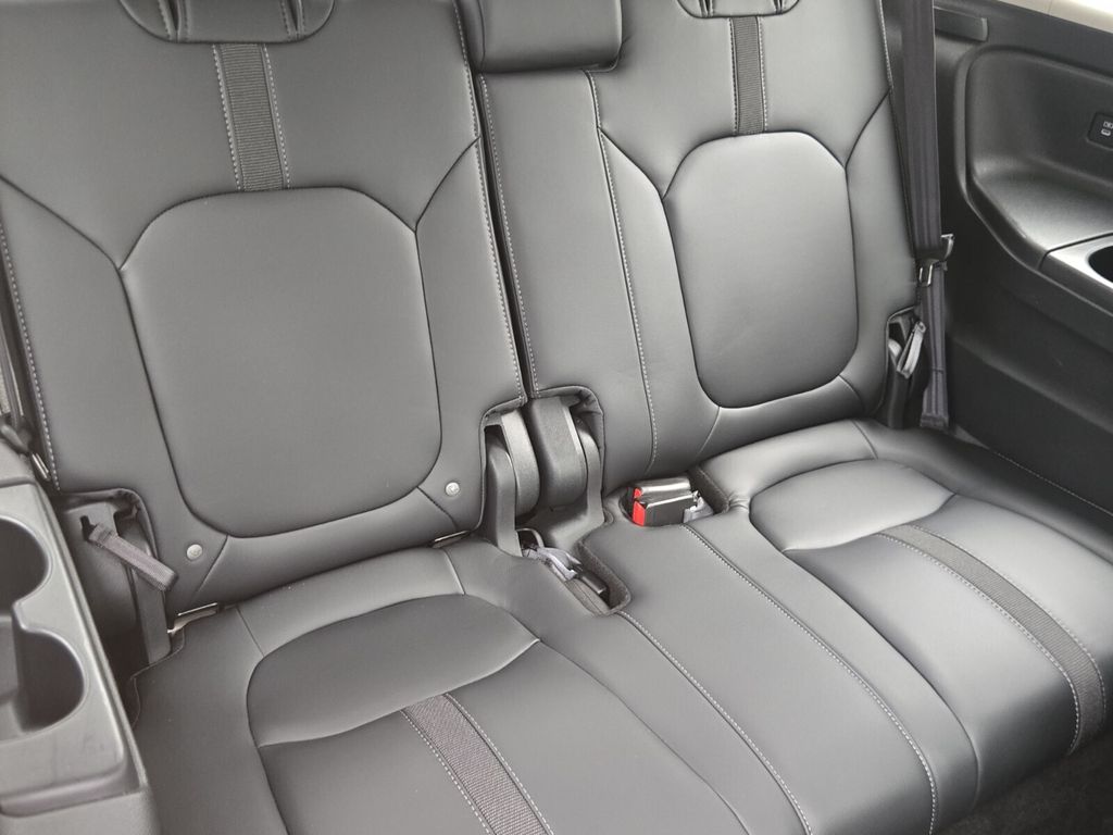 2025 Honda Pilot Touring - Photo 19