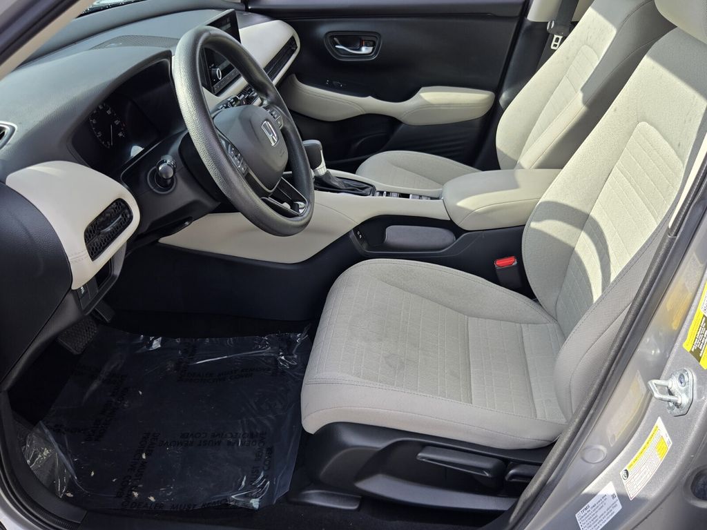 2025 Honda HR-V LX - Photo 10