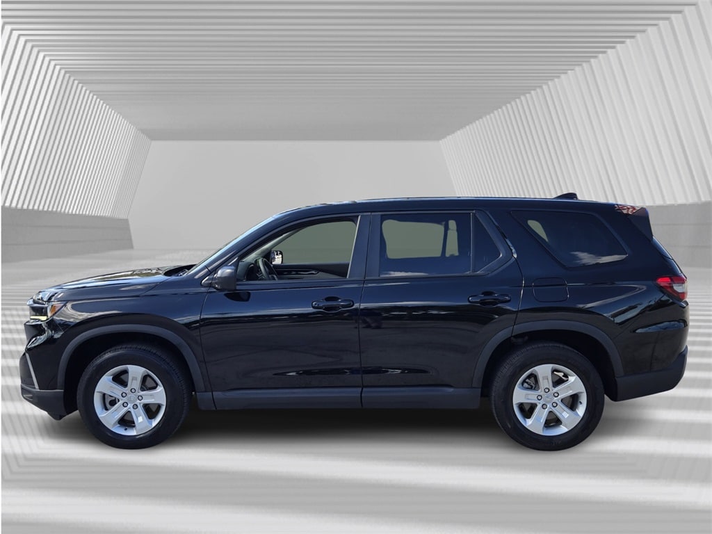 Used 2023 Honda Pilot LX SUV