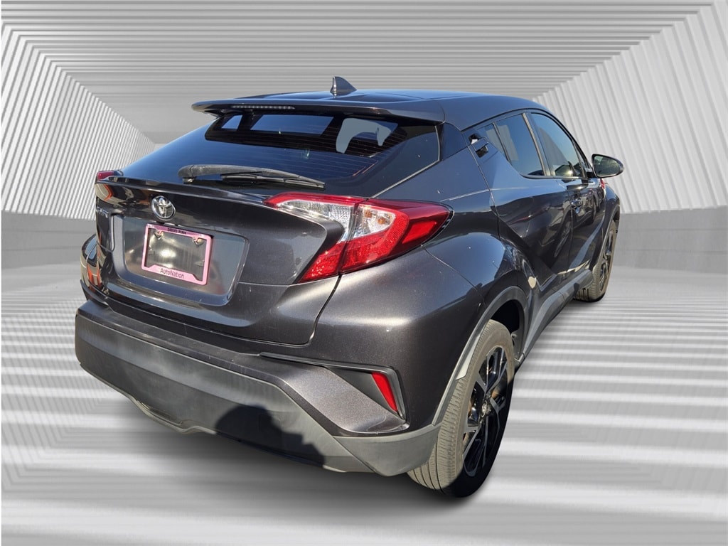 Used 2018 Toyota C-HR XLE with VIN JTNKHMBX2J1001905 for sale in Davie, FL