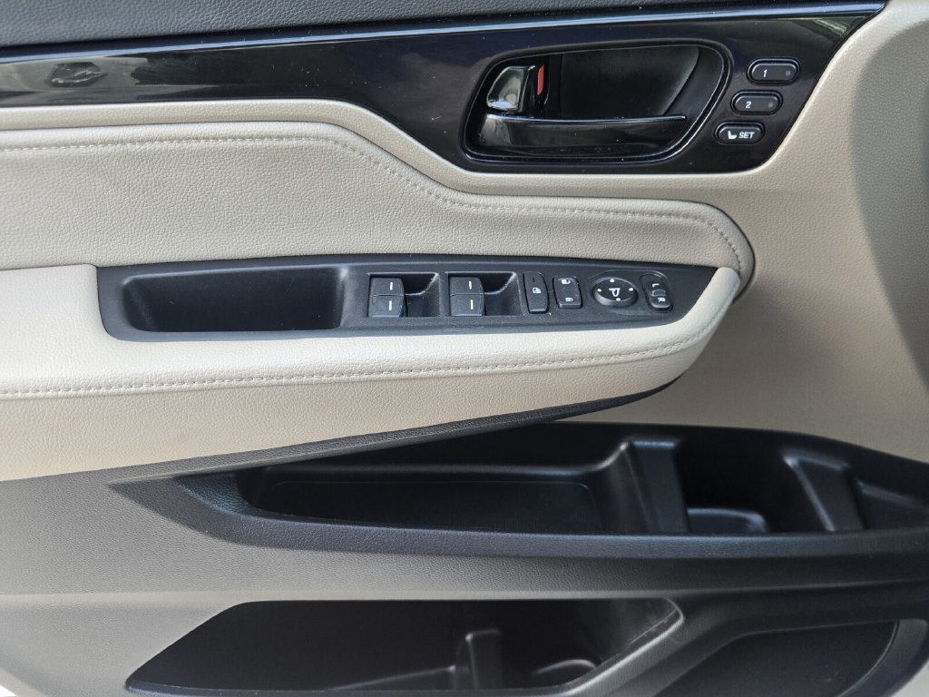 2024 Honda Odyssey Touring - Photo 29