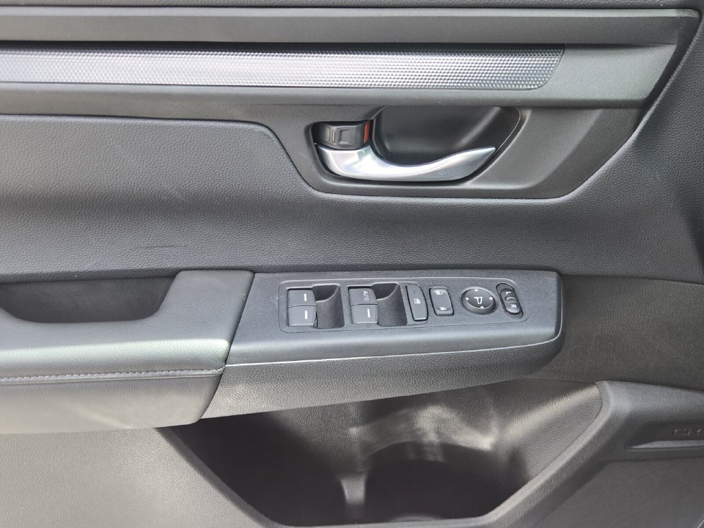 2025 Honda CR-V LX - Photo 25