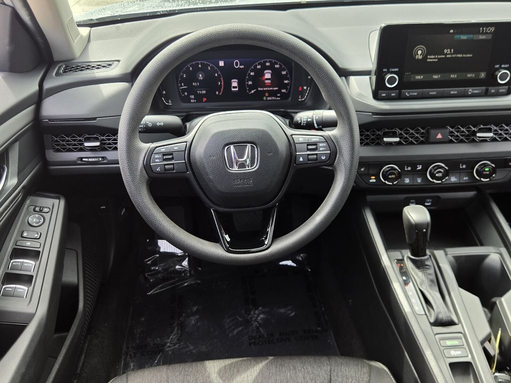 2025 Honda Accord SE - Photo 12