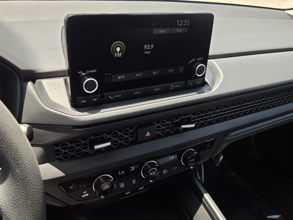 2025 Honda Accord SE - Photo 19