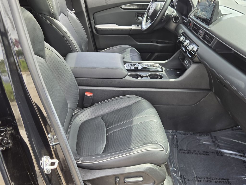 2025 Honda Pilot Elite - Photo 19