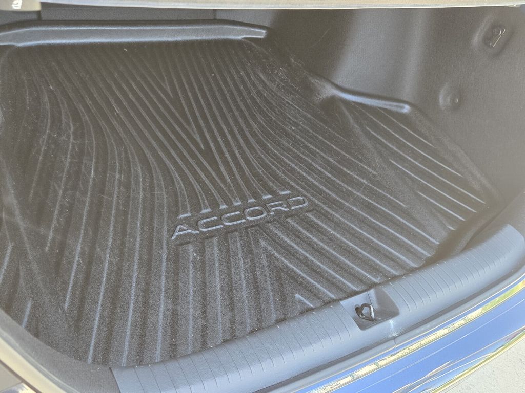 2024 Honda Accord EX - Photo 11
