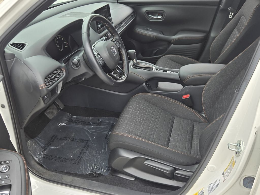 2025 Honda HR-V Sport - Photo 10