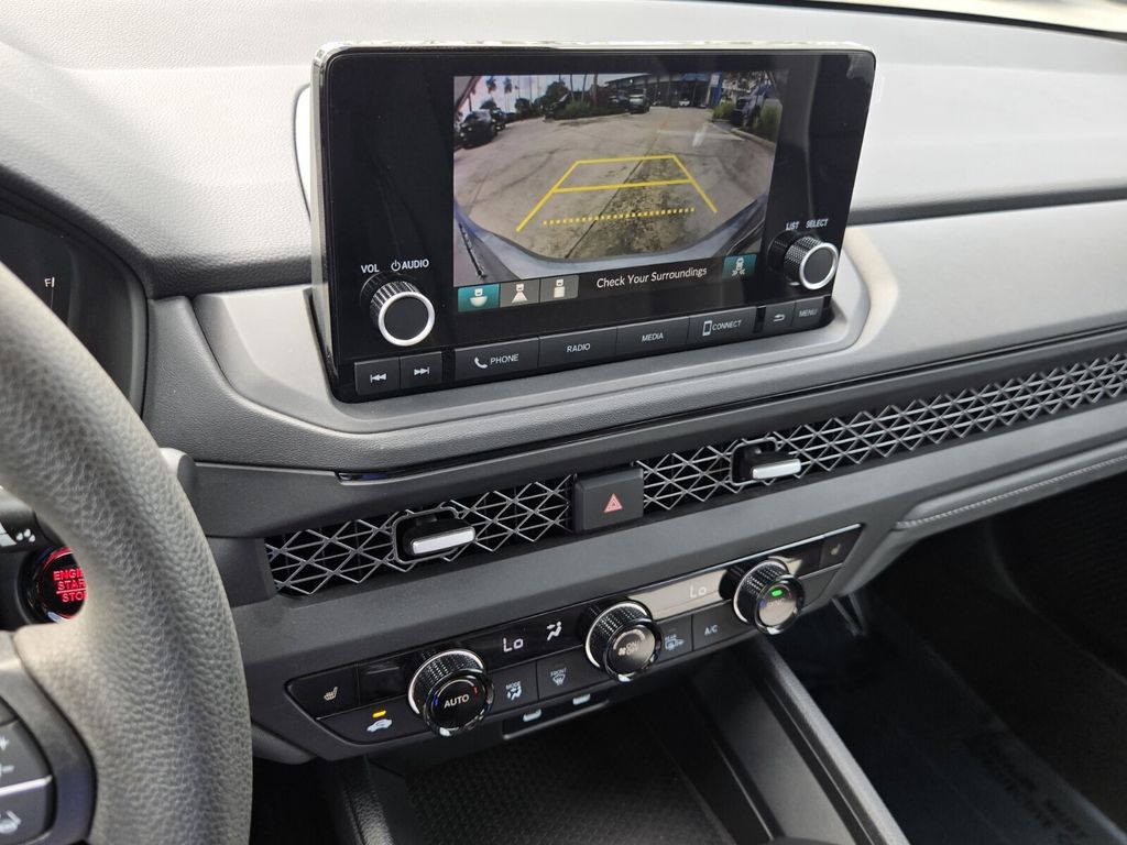 2025 Honda Accord SE - Photo 18