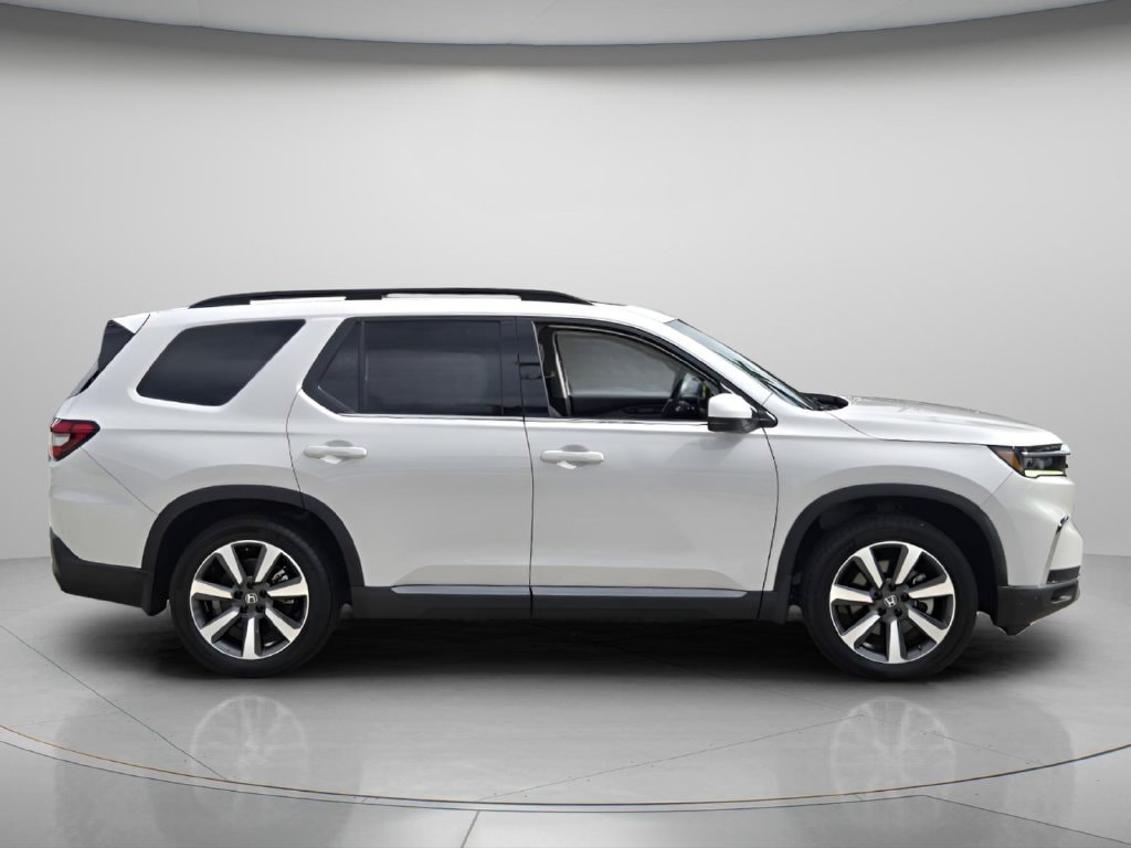 Certified 2025 Honda Pilot Touring SUV