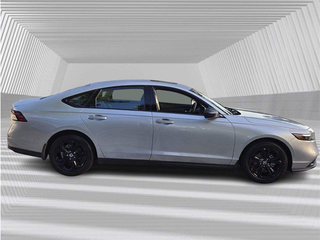 2025 Honda Accord SE photo 2
