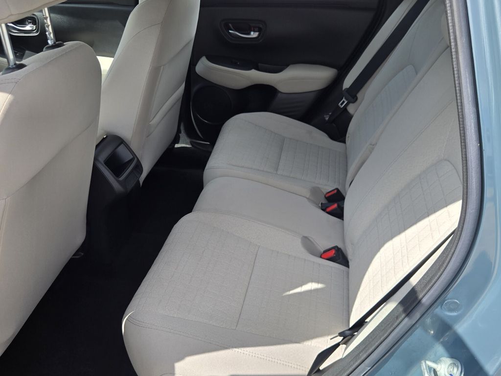 2025 Honda HR-V LX - Photo 11