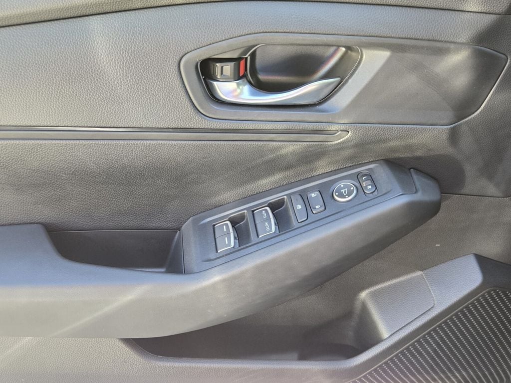 2025 Honda Accord LX - Photo 25