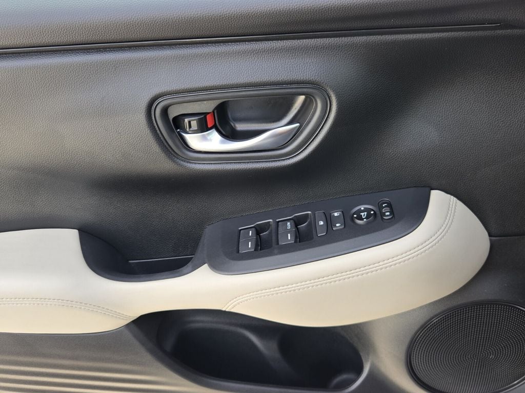 2025 Honda HR-V LX - Photo 25