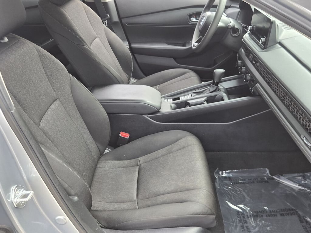 2025 Honda Accord LX - Photo 16