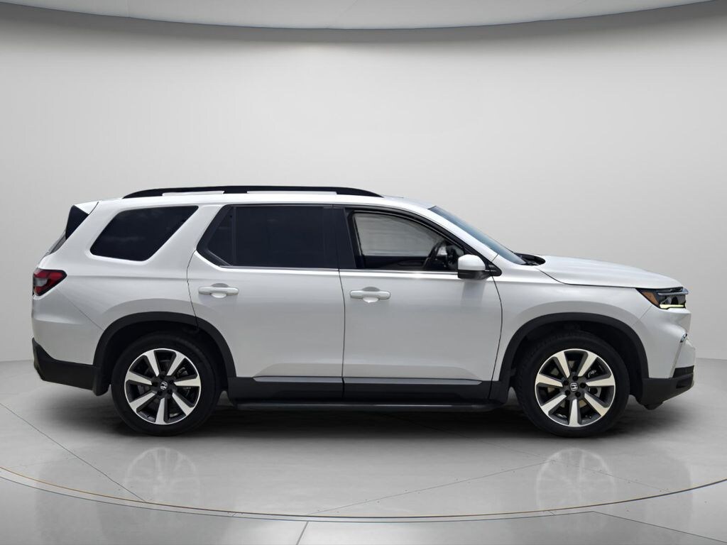 Certified 2025 Honda Pilot Touring SUV