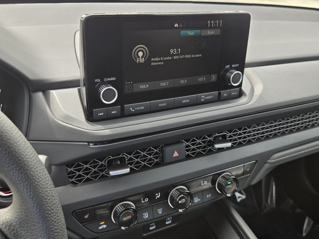 2025 Honda Accord SE - Photo 20